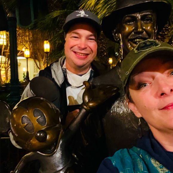 Meet your Posher, Lisa - Picture 2 of 13